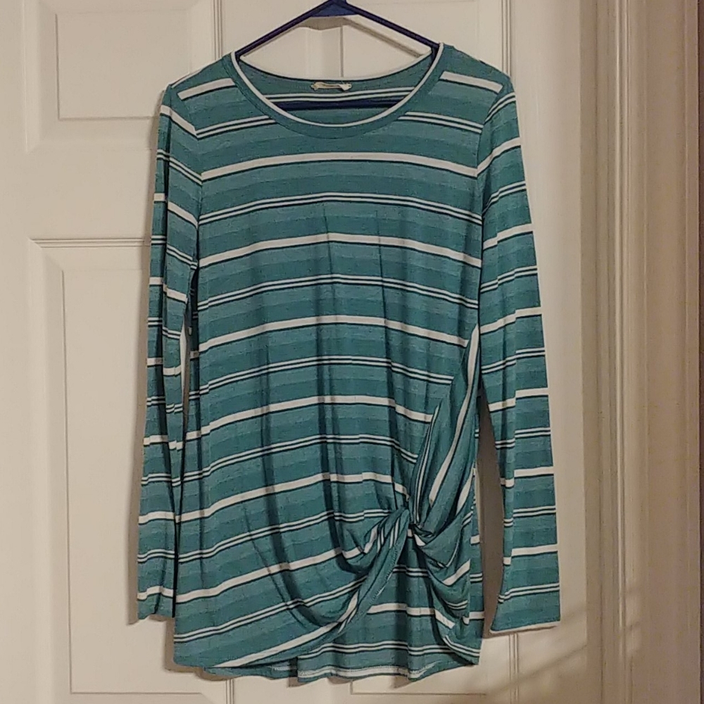 Cute turquoise top w/ twist detail (3 for $12)